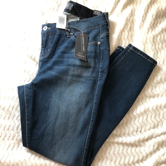 Torrid Bombshell Skinny Jean Premium Dark Wash - Picture 9 of 12